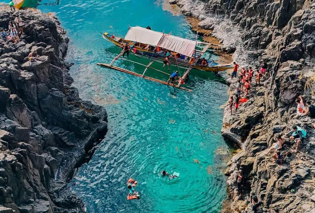 Tour 4 — Sunset + Cliff Jump Premium Charter